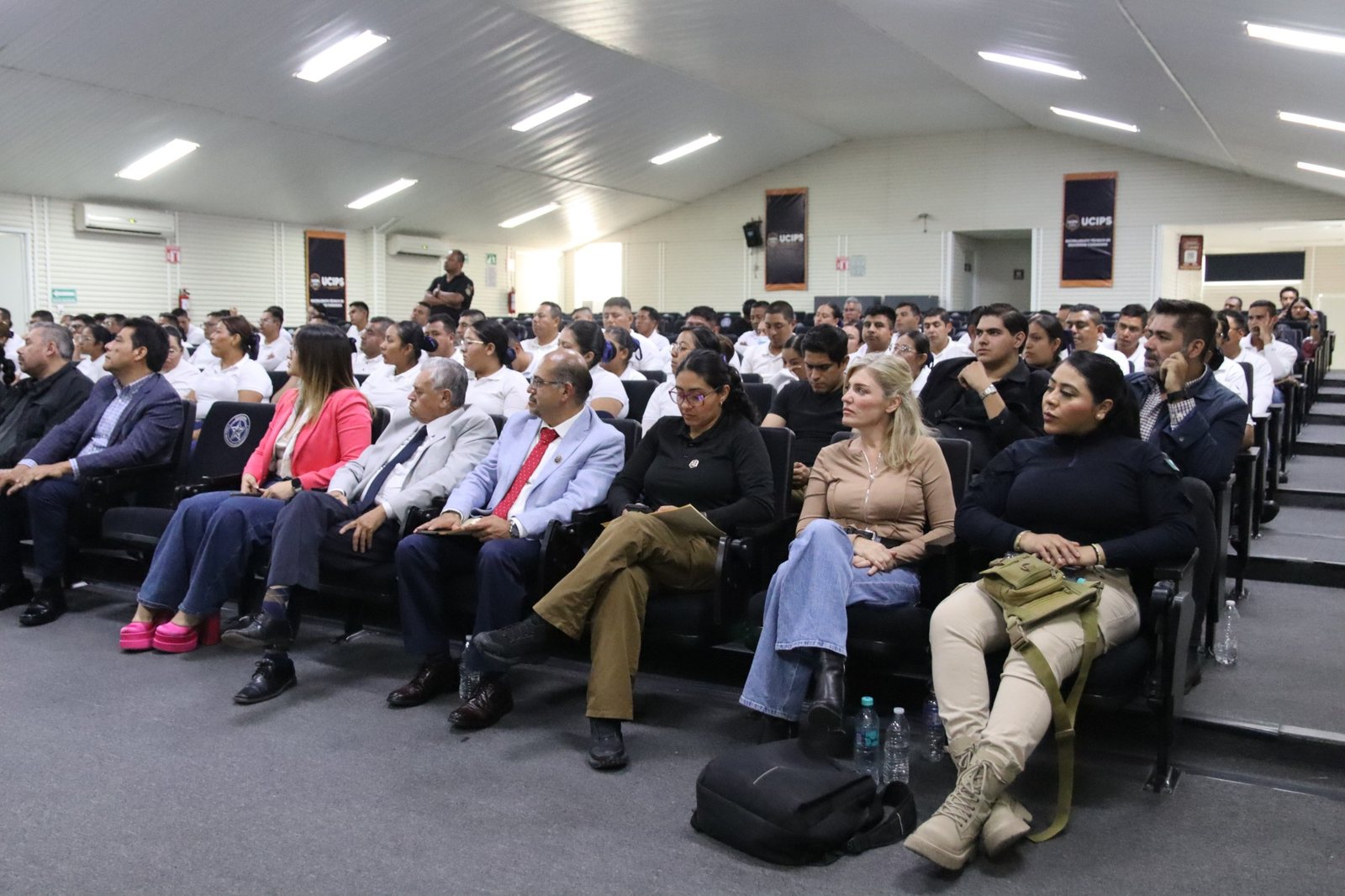 Auditorio de la UCIPS durante la formación de Thaís Armengol a cadetes y mandos policiales en Puebla