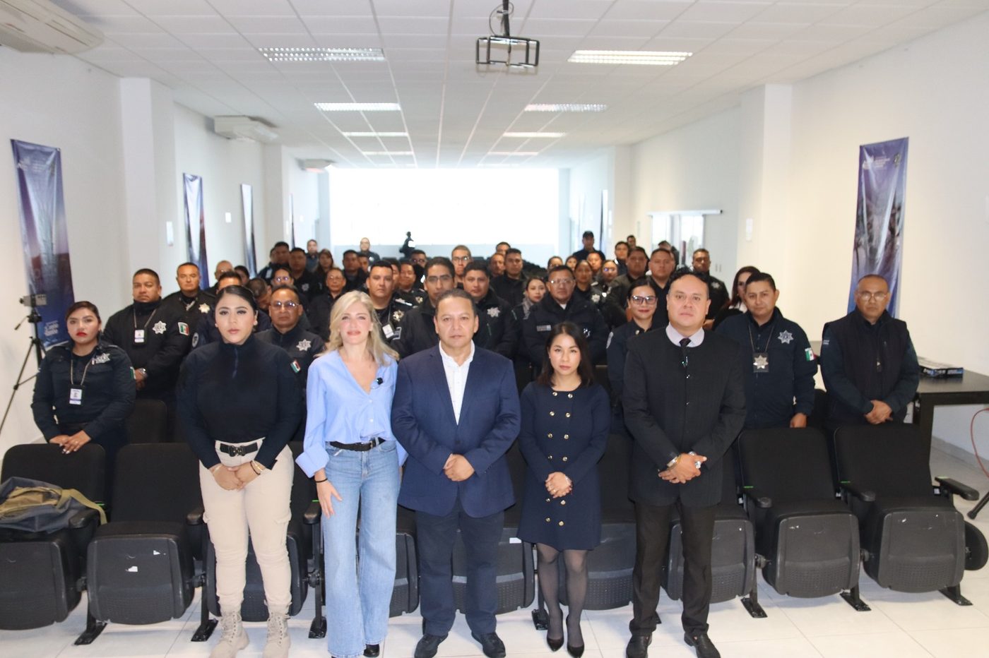 Agentes asistentes a la capacitación intermunicipal de San Andrés Cholula